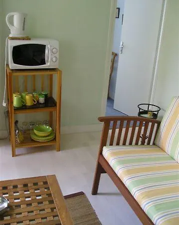 La Petite Maison Dans Le Jardin Affittacamere